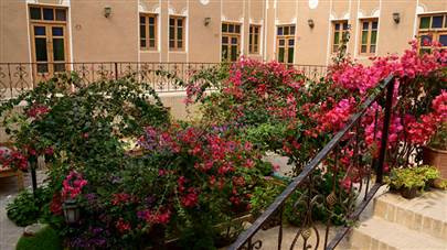 حیاط هتل سنتی سرای کهن یزد حیاط هتل سنتی سرای کهن یزد